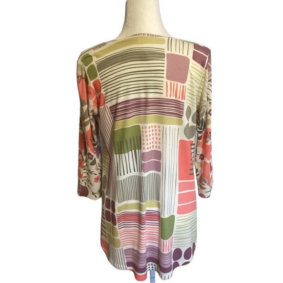 Whimsy Rose geometric top In Medium EUC - Picture 5 of 5
